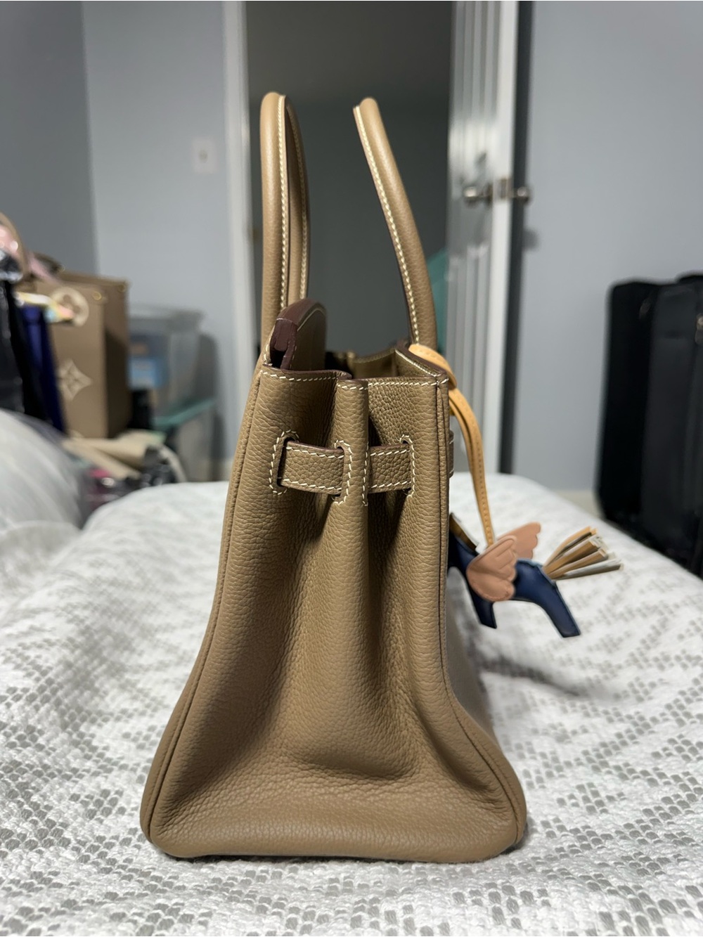 Hand sewn Taupe Structured Top-Handle Leather Tote with Charm size 30 - Picture 3 of 7